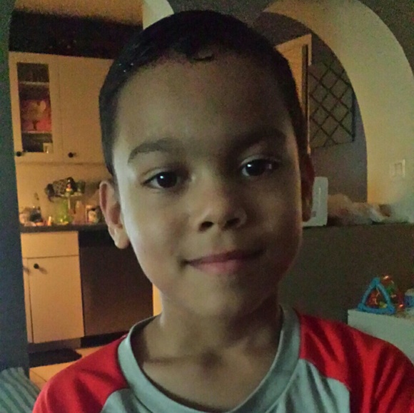 Meet your Posher, GabyJ - Picture 2 of 3